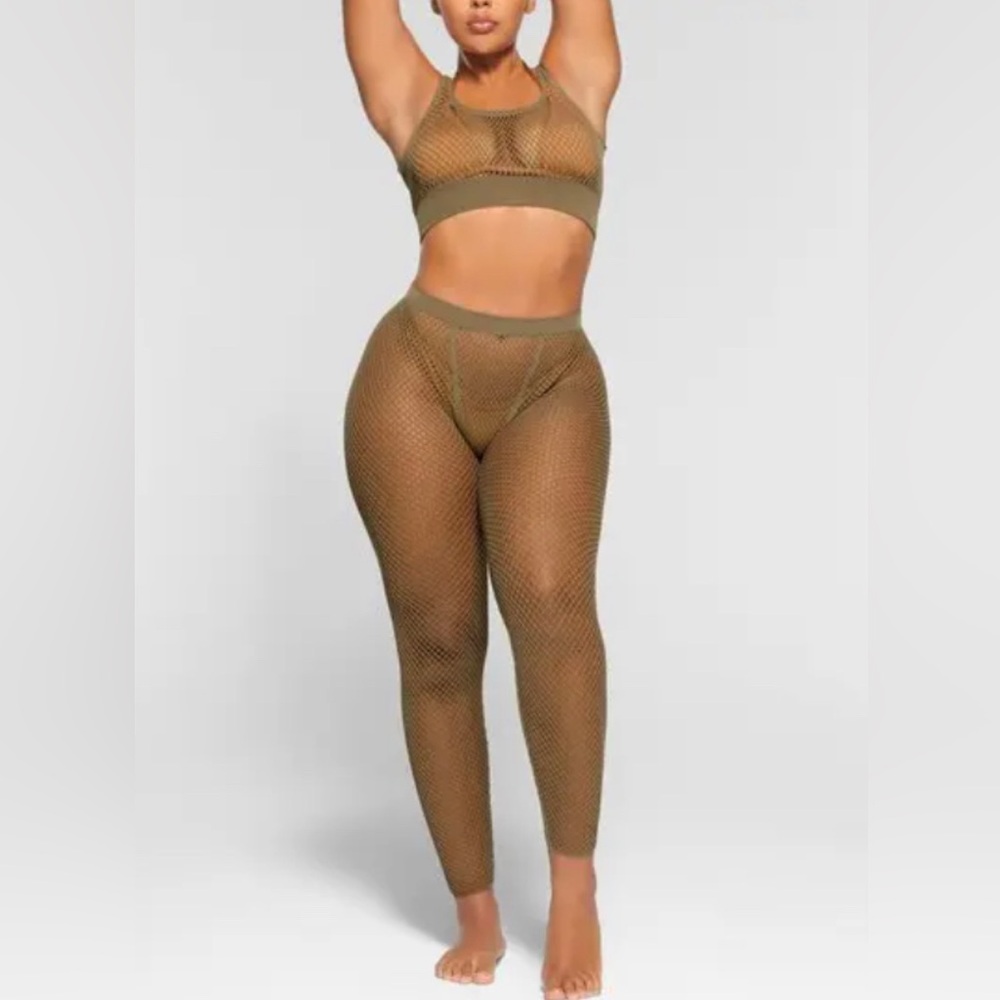 Skims Perforated Bralette and Legging. XXS-S. In Army Green